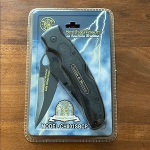 Smith & Wesson folding knife